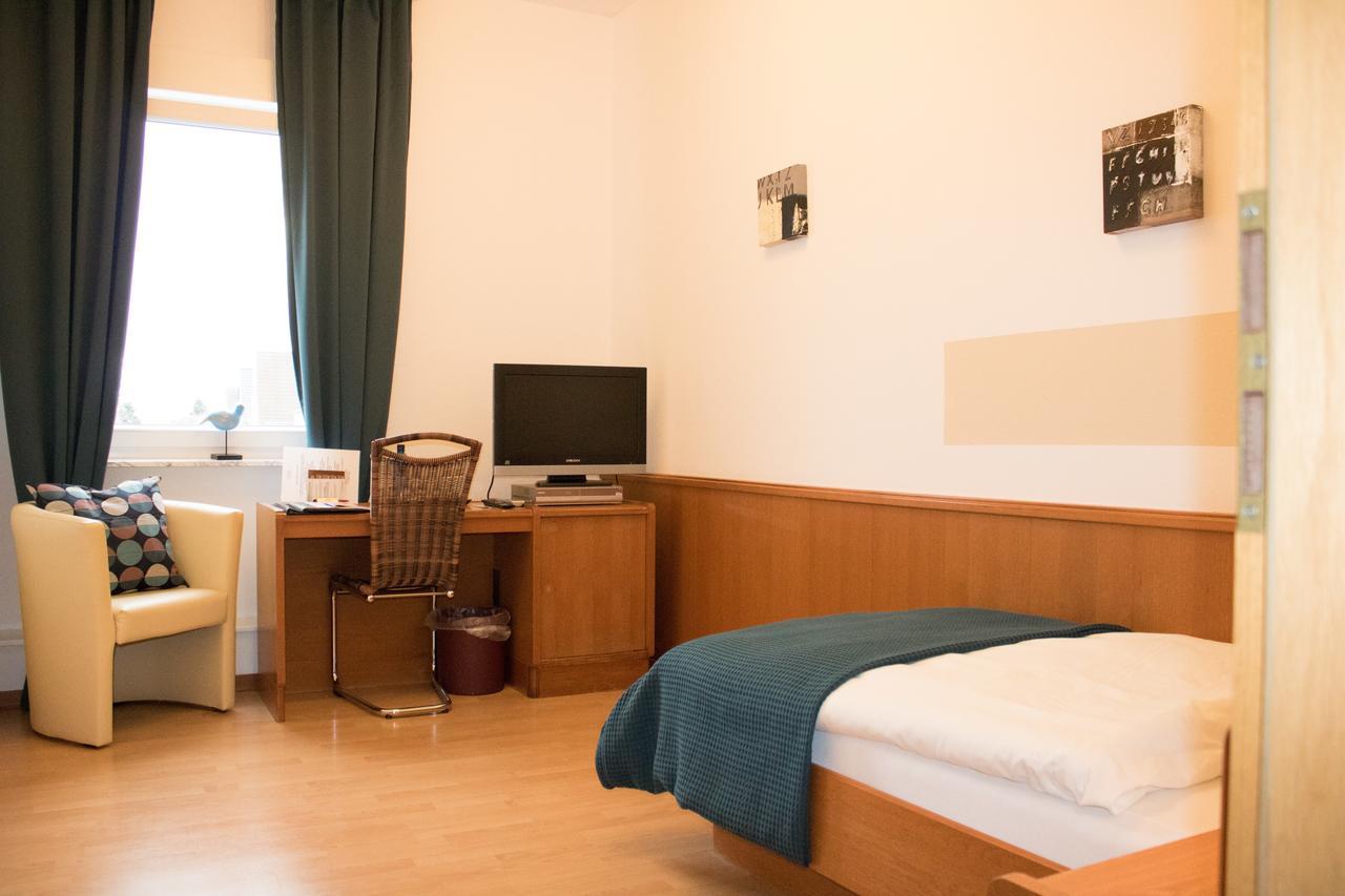 Stadthotel Russelsheim Екстериор снимка