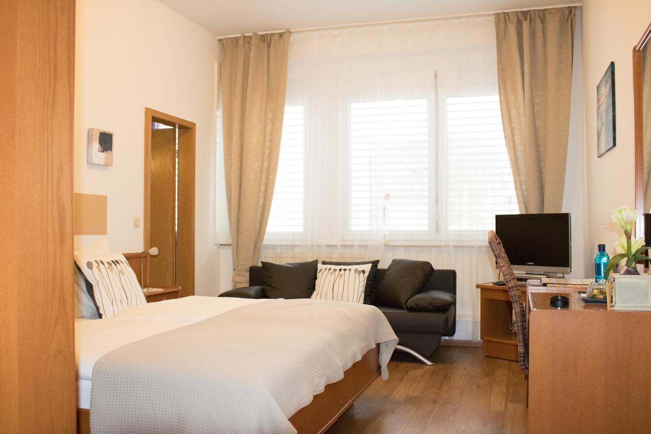 Stadthotel Russelsheim Екстериор снимка