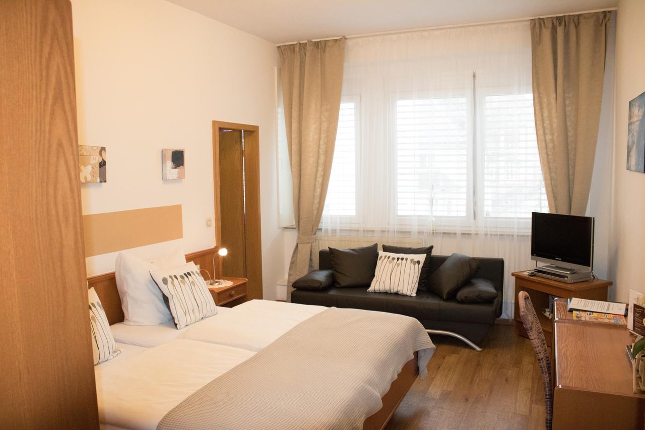 Stadthotel Russelsheim Екстериор снимка